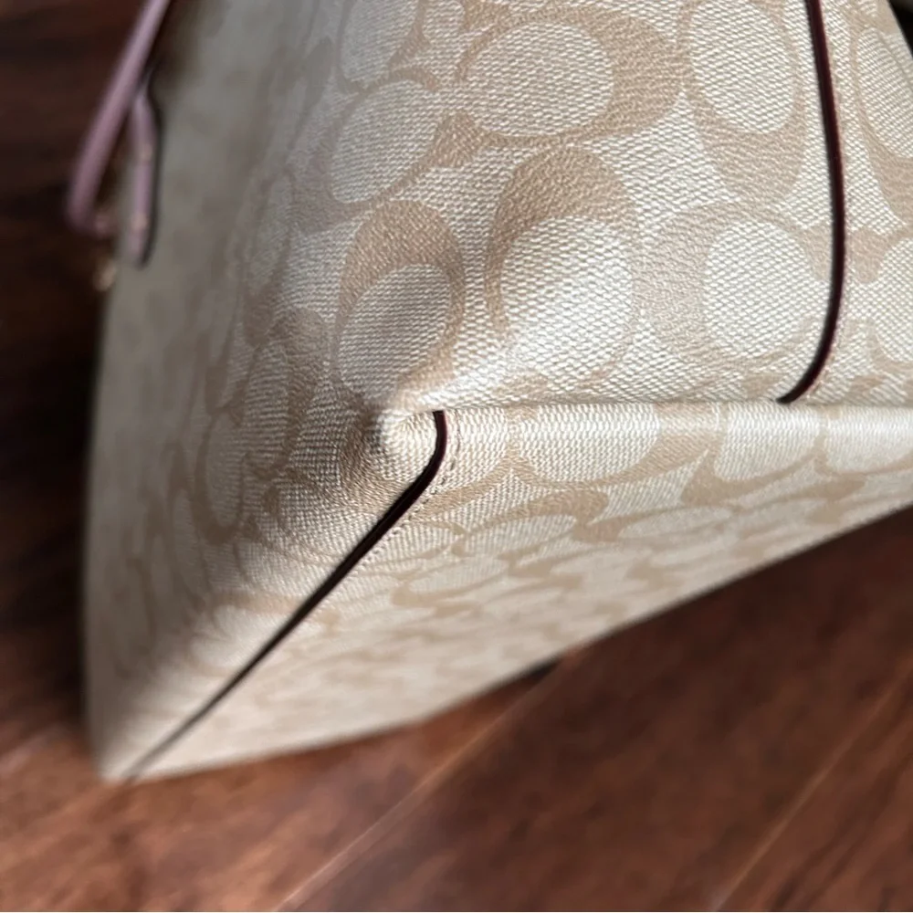 Coach 76636 signature town tote in light khaki and blossom pink - Picture 10 of 16